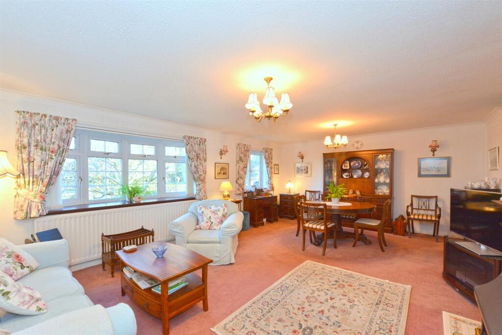 Lonsdale Drive, Washford Park, Meole Village, Shrewsbury photo 3
