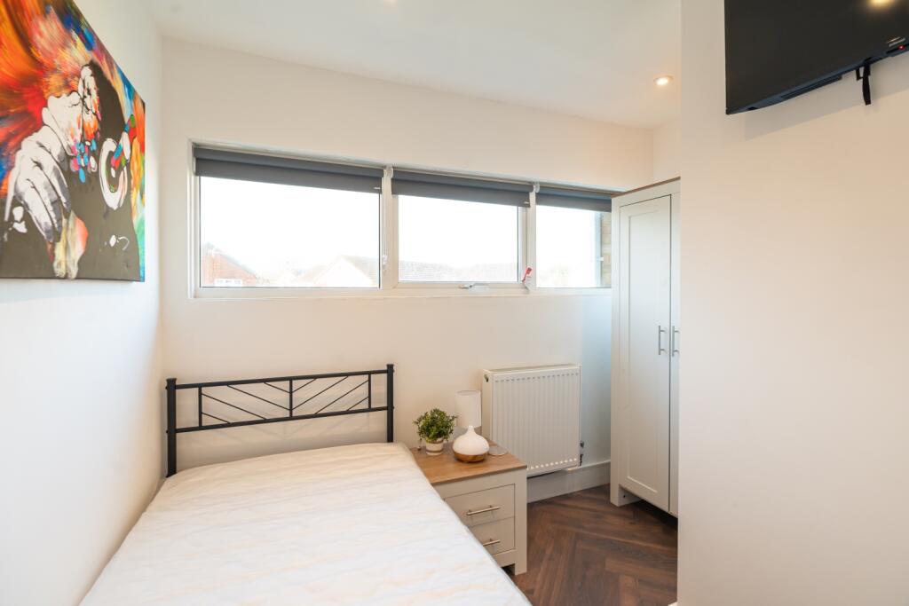 Main image of property: Waxes Close, Abingdon, OX14