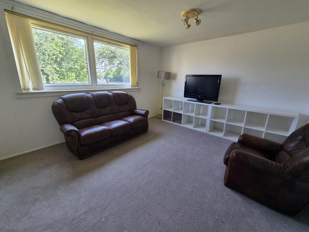 Apartment in Paisley, Renfrewshire - View 3