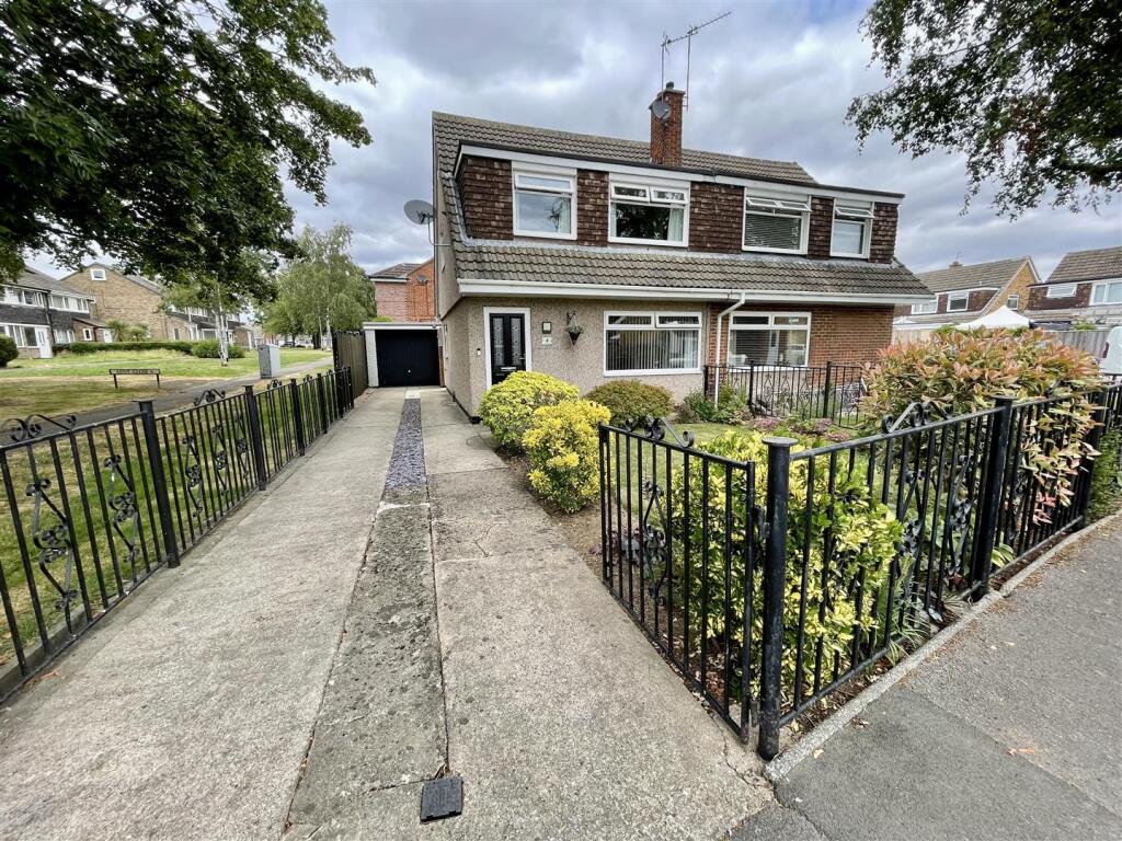 3-bed semi-detached on Ketton Avenue, Darlington, £165,000