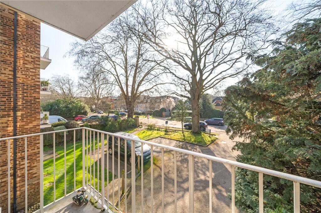 Apartment in Beckenham, Shortlands - View 2