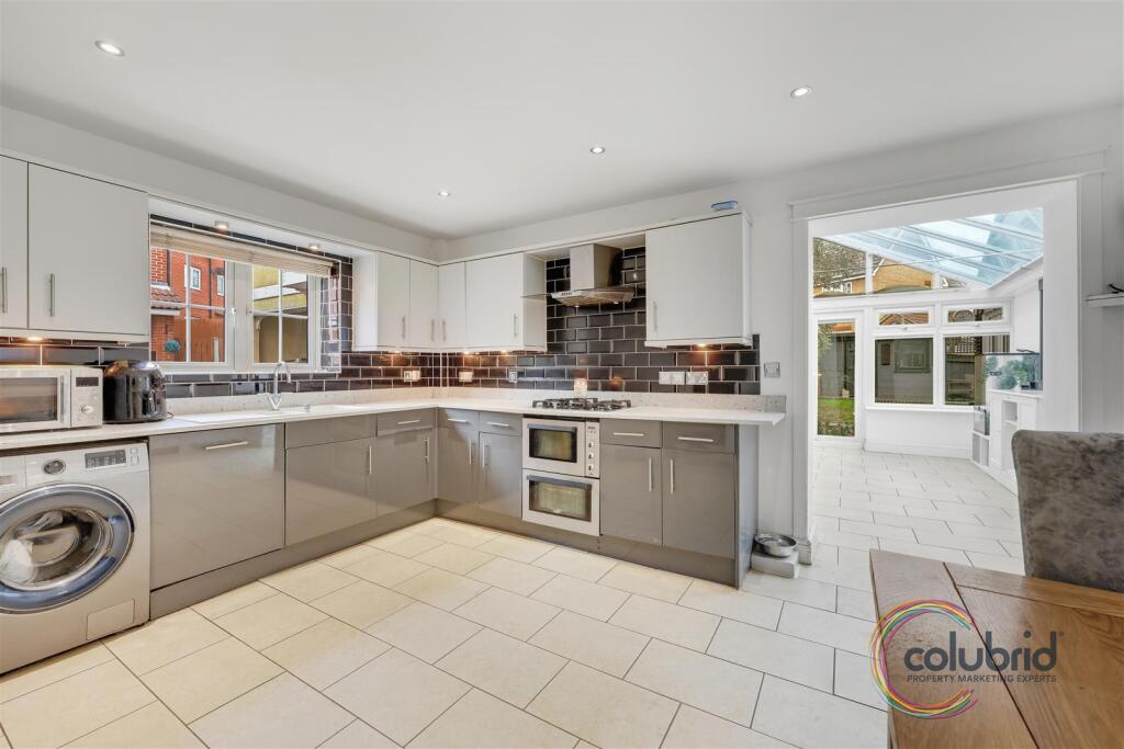 Coxon Drive, Chafford Hundred photo 4