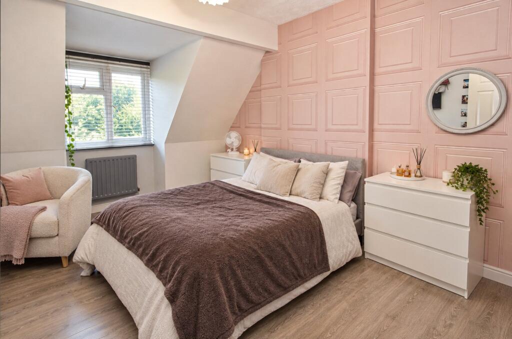 House in Milton Keynes, Great Linford - View 5