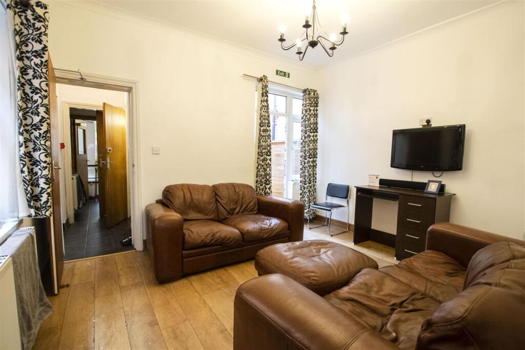 Main image of property: Warwards Lane, Birmingham, West Midlands, B29