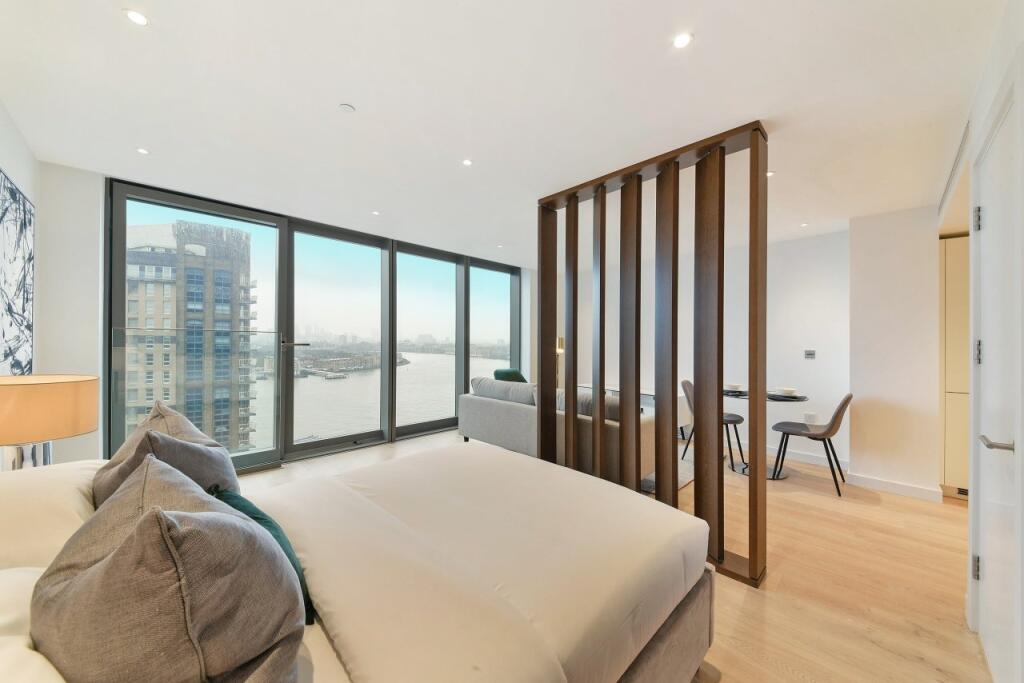 Main image of property: Landmark Pinnacle, Marsh Wall, Canary Wharf, London, E14