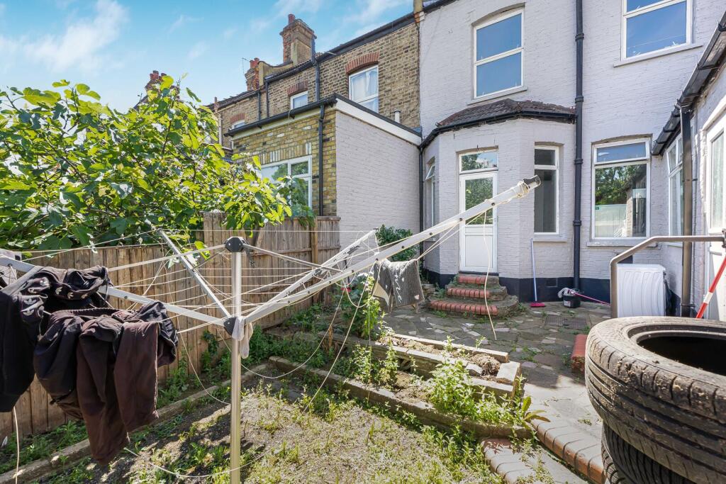 House in London, Bowes Park, Bowes - View 4