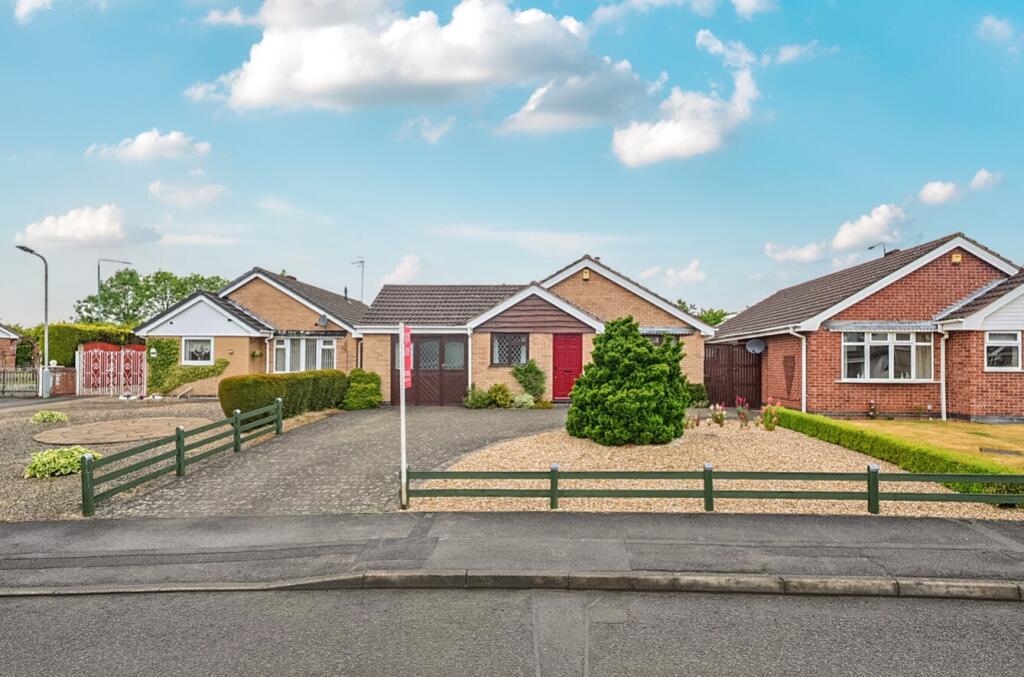 Main image of property: Springfield Drive, Nuthall, Nottingham, Nottinghamshire, NG6
