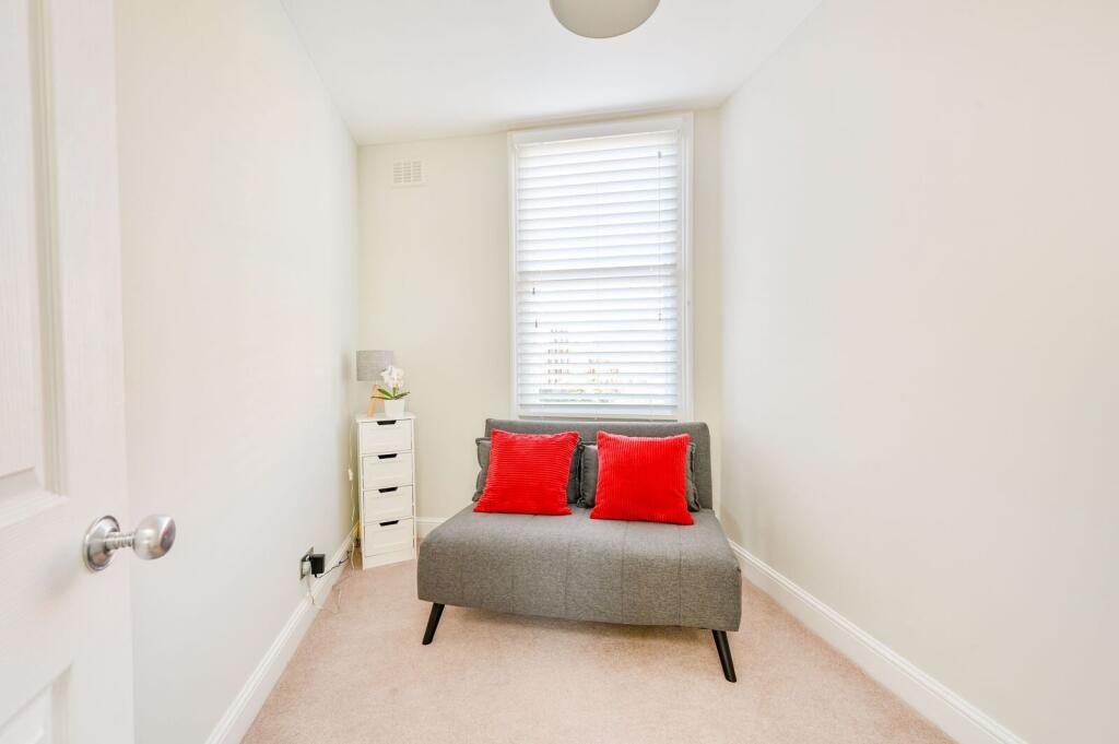 Apartment in London - More
