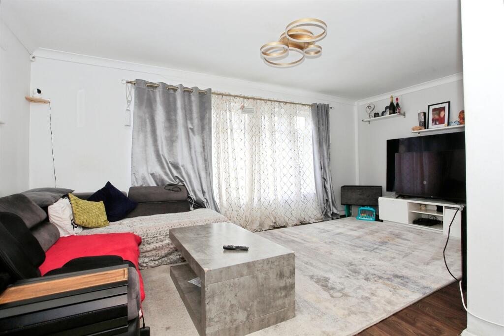House in Peterborough, Dogsthorpe - More