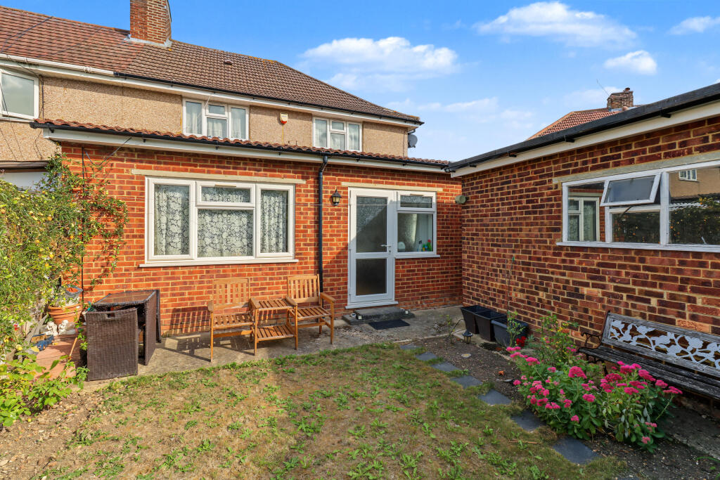 House in Slough - View 3