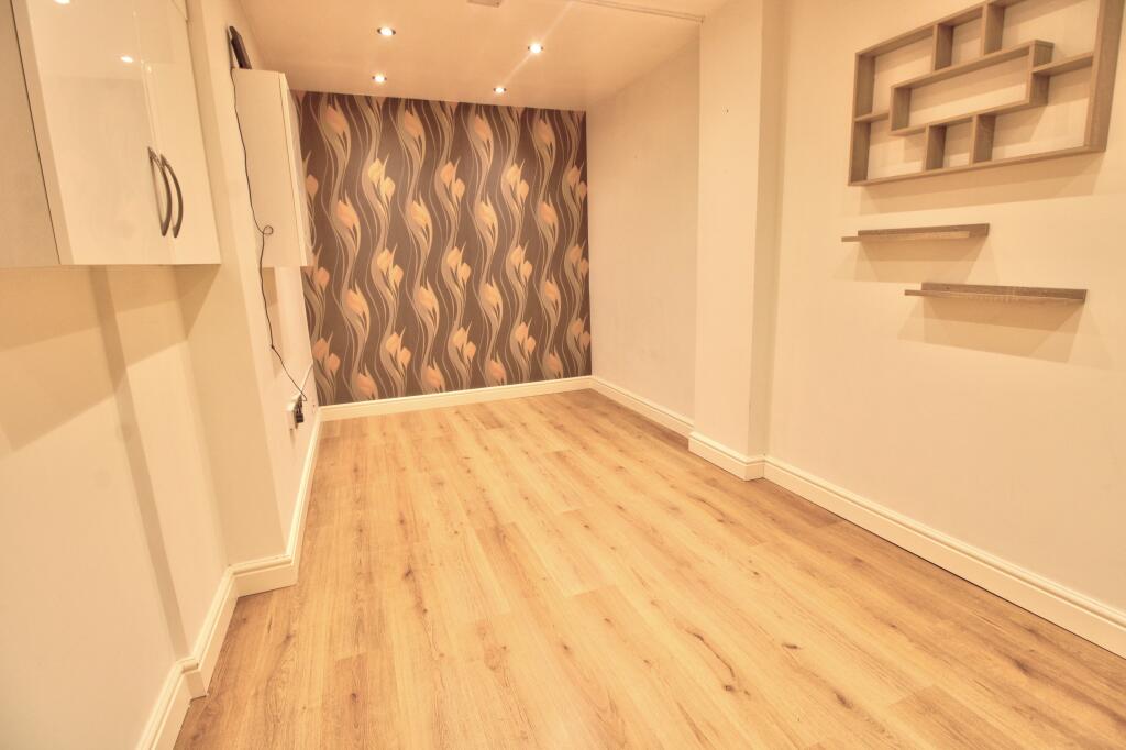 Hanbury Drive, Reading, RG31 - View 4