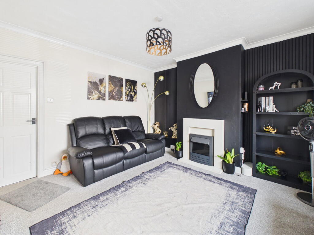 House in Worthing, Broadwater - More