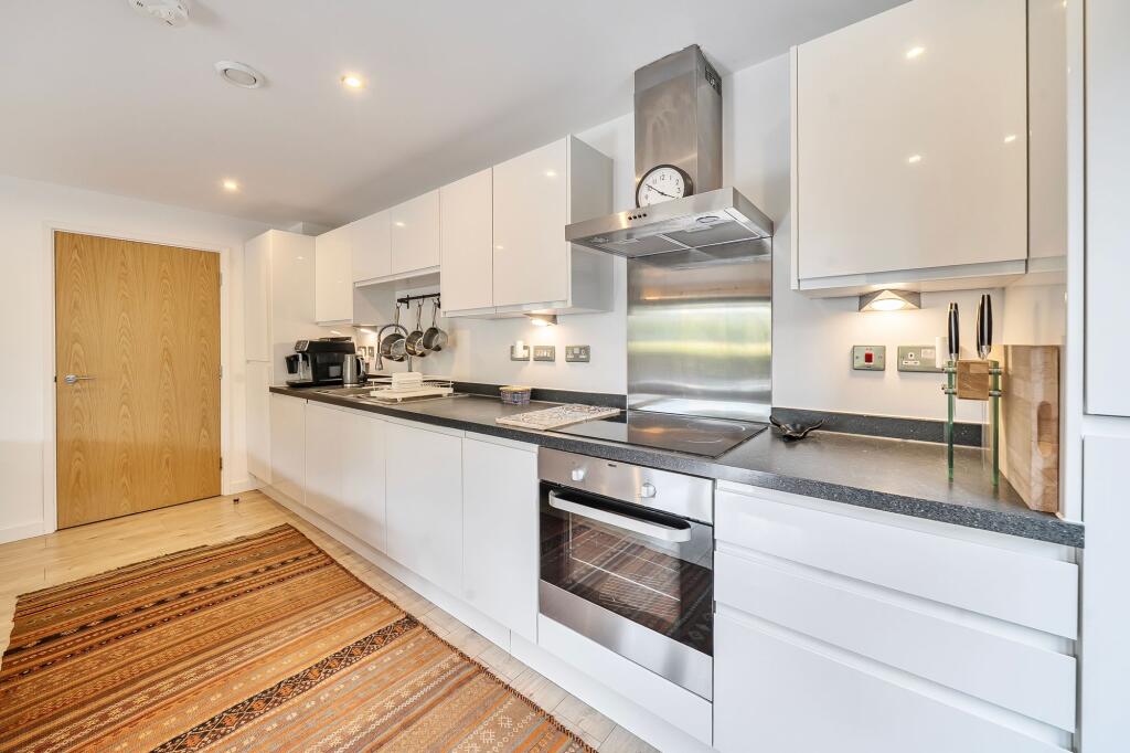 Apartment in London - View 4