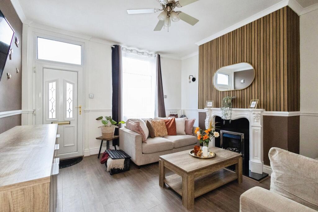 House in Tameside, Greater Manchester - View 3
