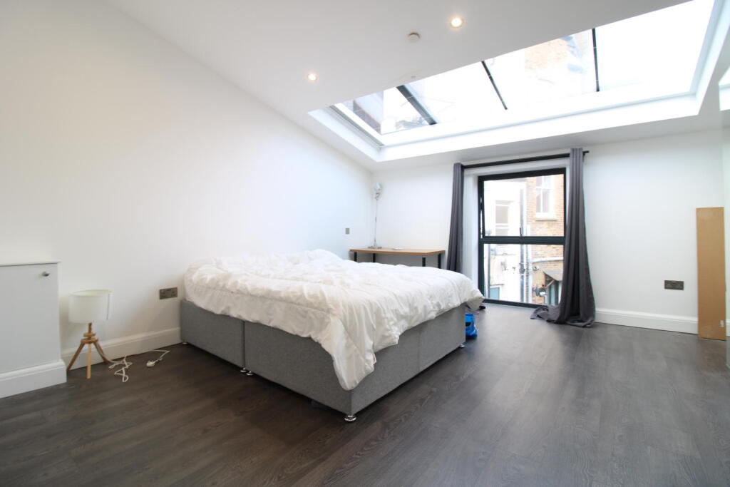 2 bedroom mews property for rent