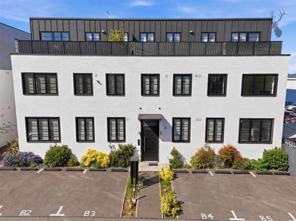 Main image of property: Maybank Road, London, E18