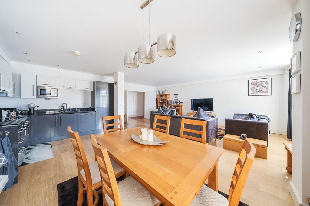 Apartment in London - View 2