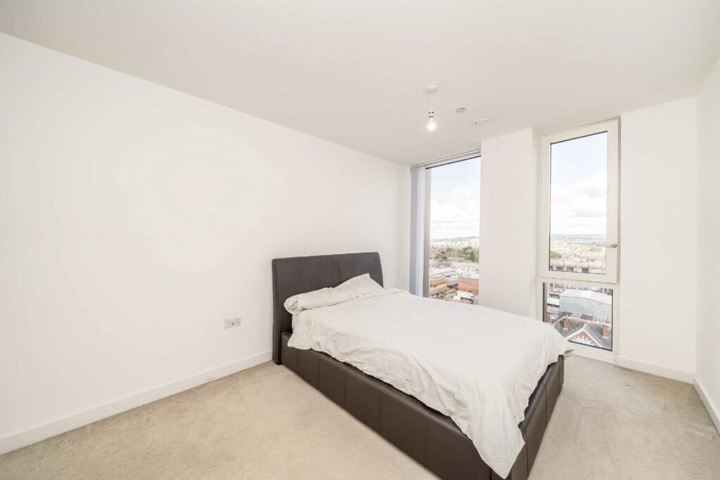 Apartment in Harrow, Greenhill, Wealdstone - View 4