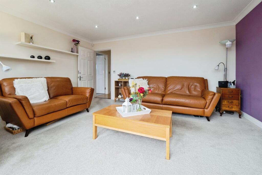 House in Kingston upon Hull, Bransholme - View 5