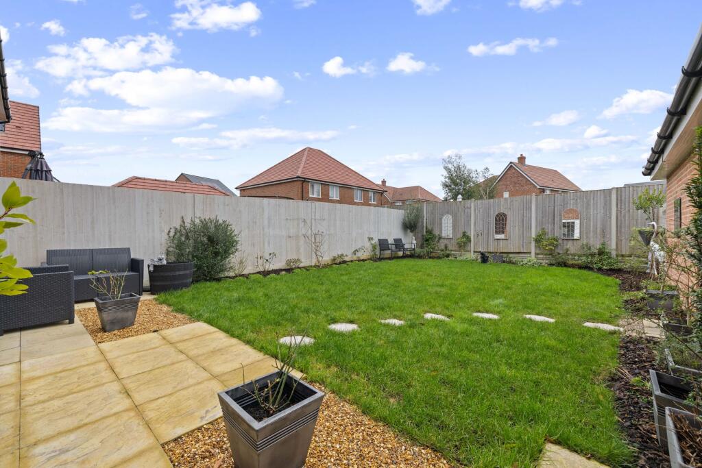 Siskins Grove, Chichester, PO20 photo 4