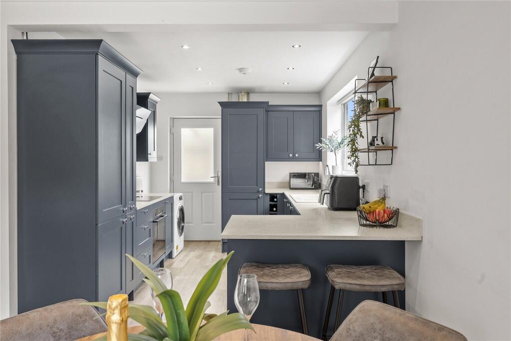 House in Worcester - View 5