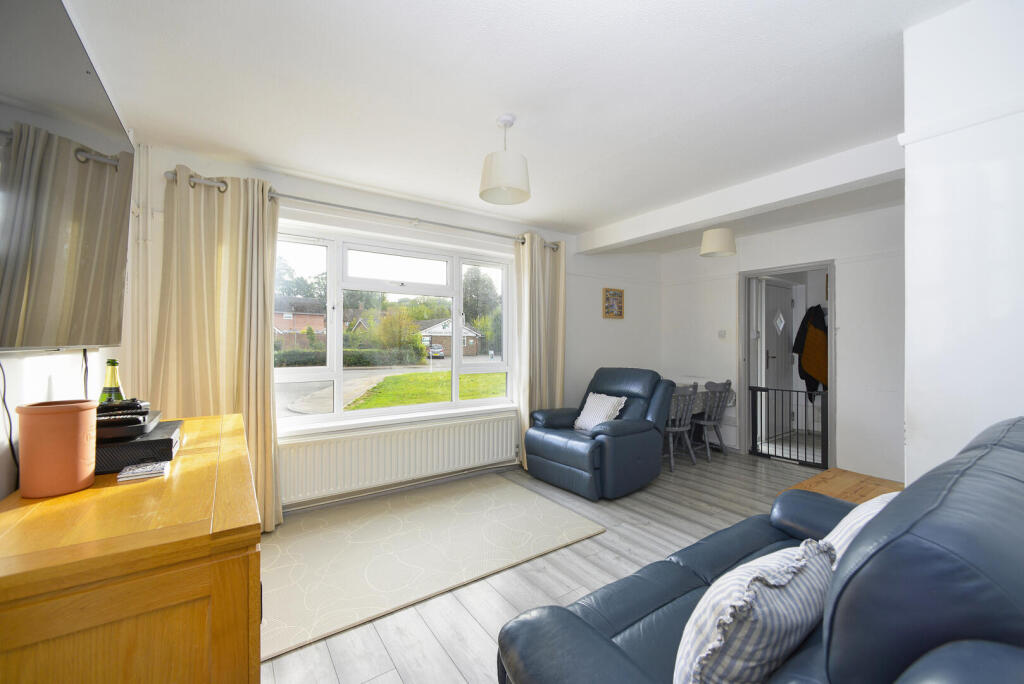 House in Waverley, Chiddingfold - View 5