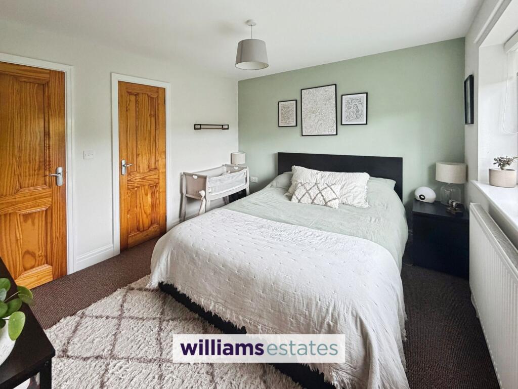 Ruthin, LL15 photo 4