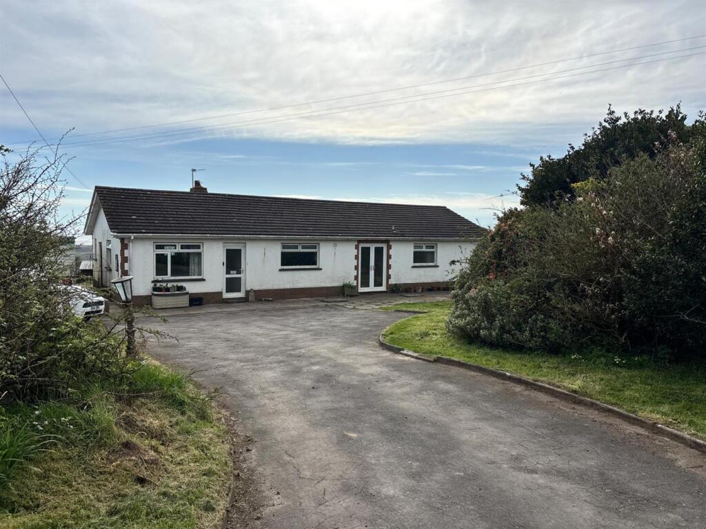 Main image of property: Heol Gwermont, Llansaint, Kidwelly