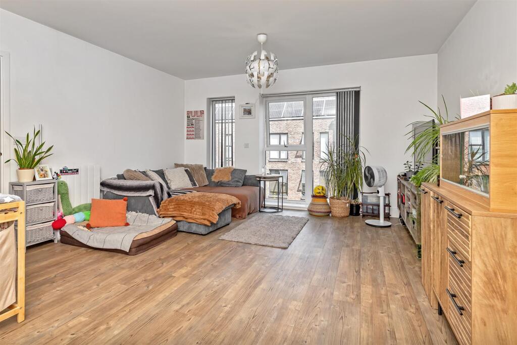 Apartment in St Albans - View 2