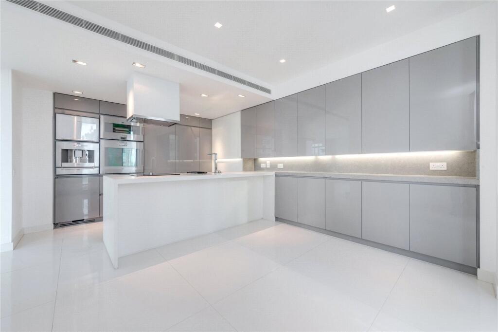 Main image of property: Pan Peninsula Square,
Millwall, E14