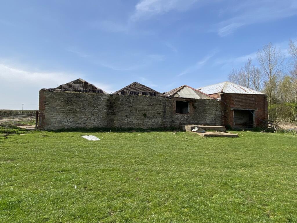 Brackley Road, Westbury, Buckinghamshire, NN13 photo 3