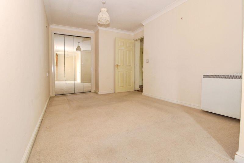 Apartment in Walsall, Leighswood - More