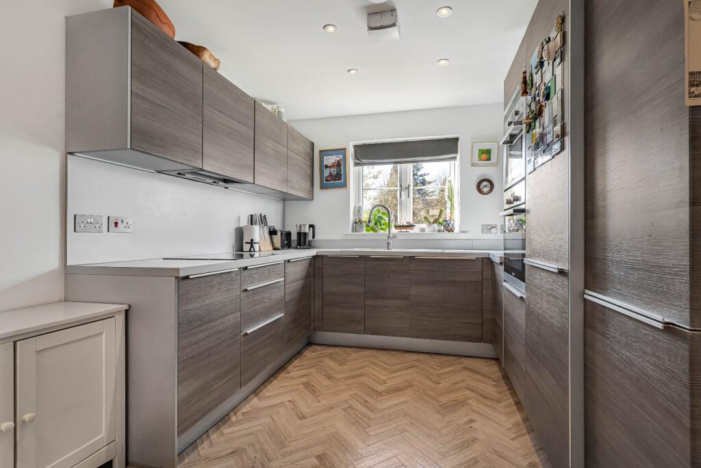 House in Waverley, Haslemere - View 4