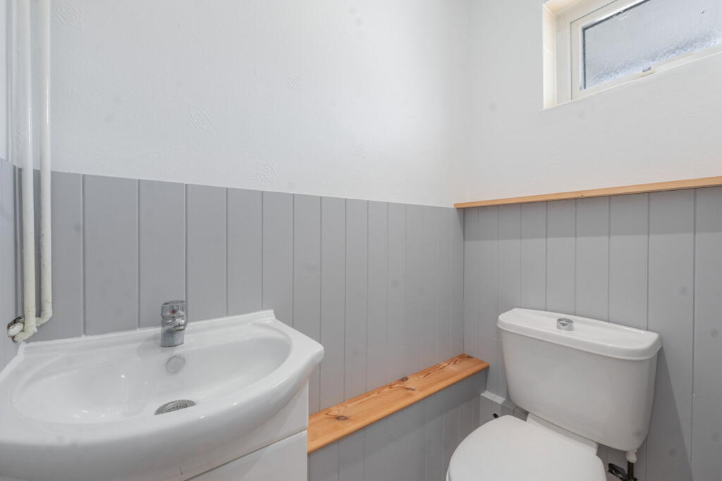 House in Redditch, Worcestershire - View 5