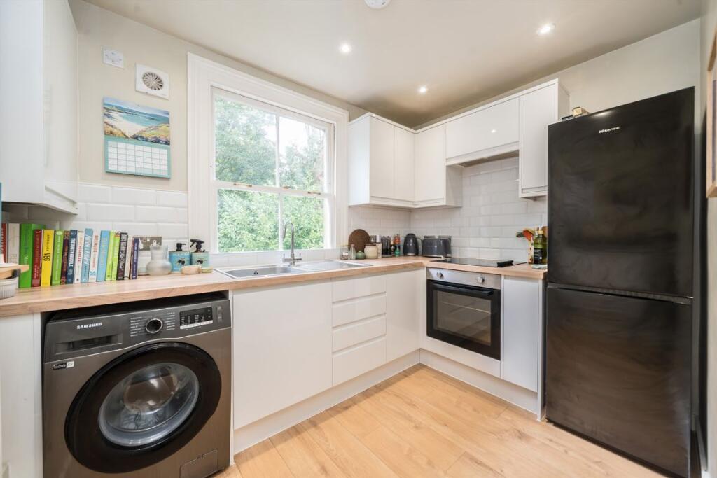 Apartment in London - View 4
