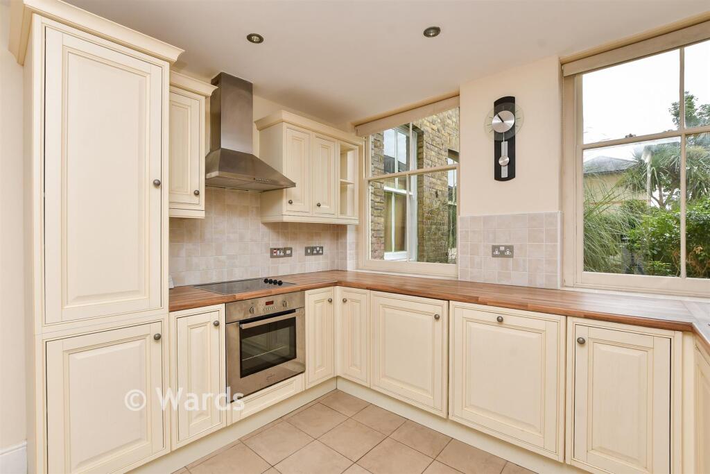 House in Canterbury - View 5