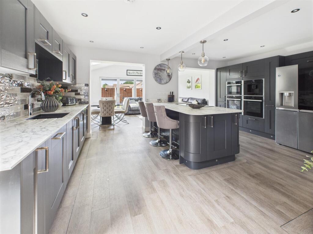 House in Lincoln - View 5