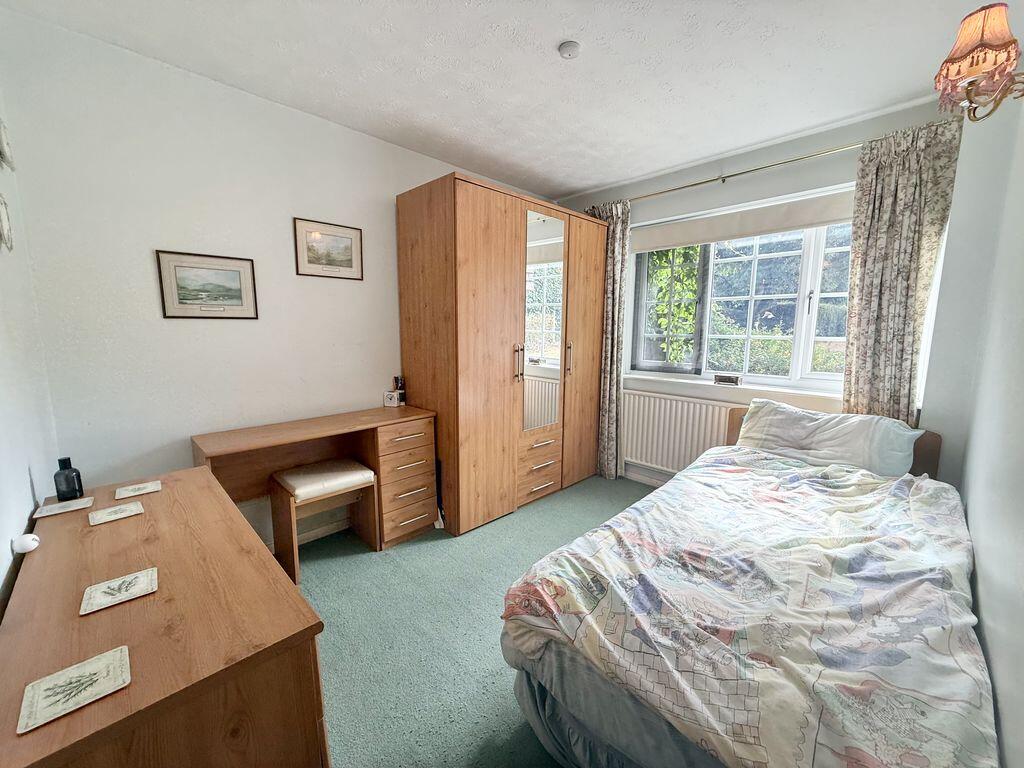 House in Luton, Chalgrave - More