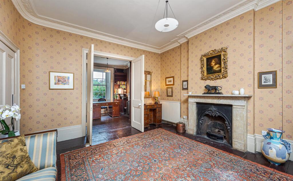 House in London - View 2