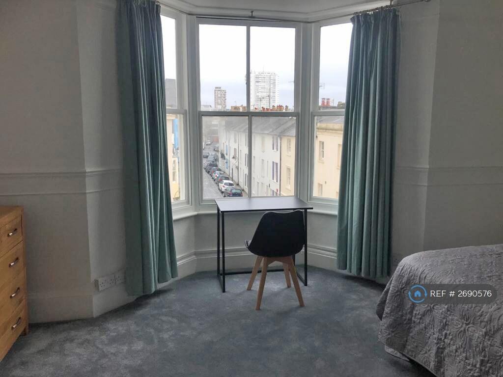 1 bedroom house share for rent