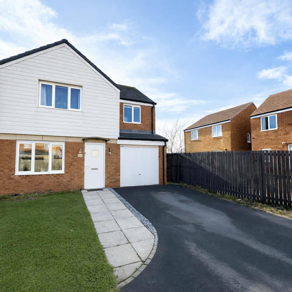 4-bed detached on Opal Close, Marine Point, £215,000