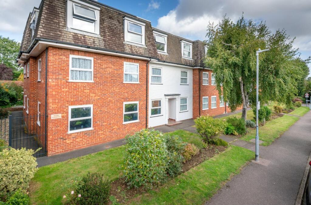 2-bed flat on Cecil Court, Wall Road, Ashford TN24, £189,950
