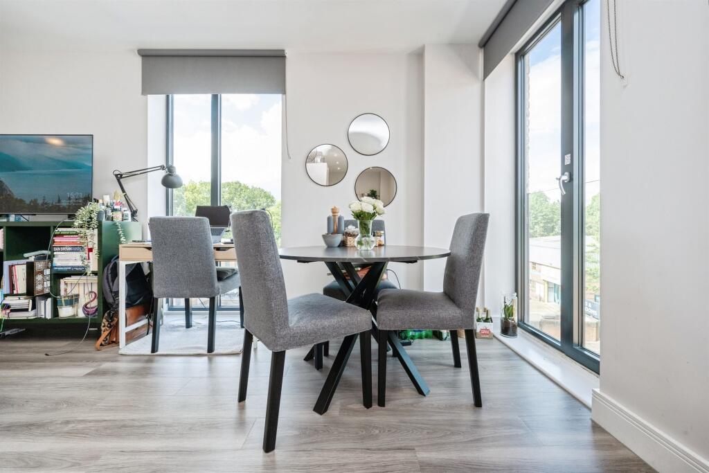 Apartment in St Albans - View 3