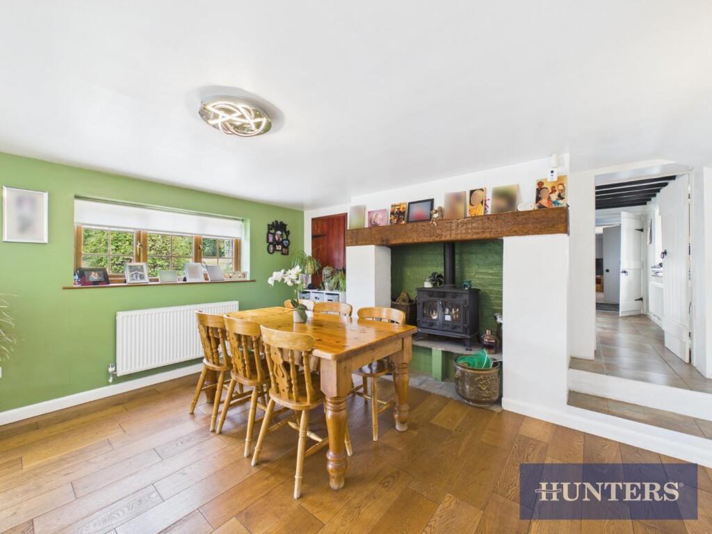 House in Carnaby - More