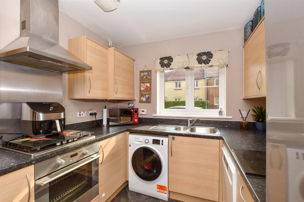 Finn Farm Road, Ashford, Kent photo 2