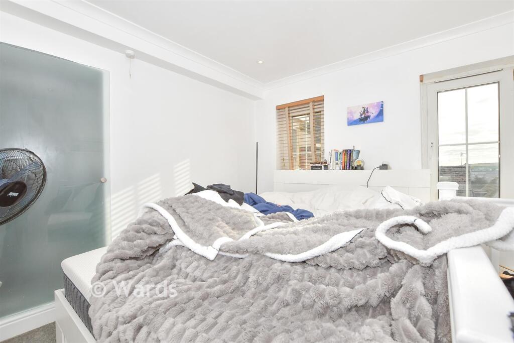 Apartment in Tunbridge Wells, Paddock Wood - More