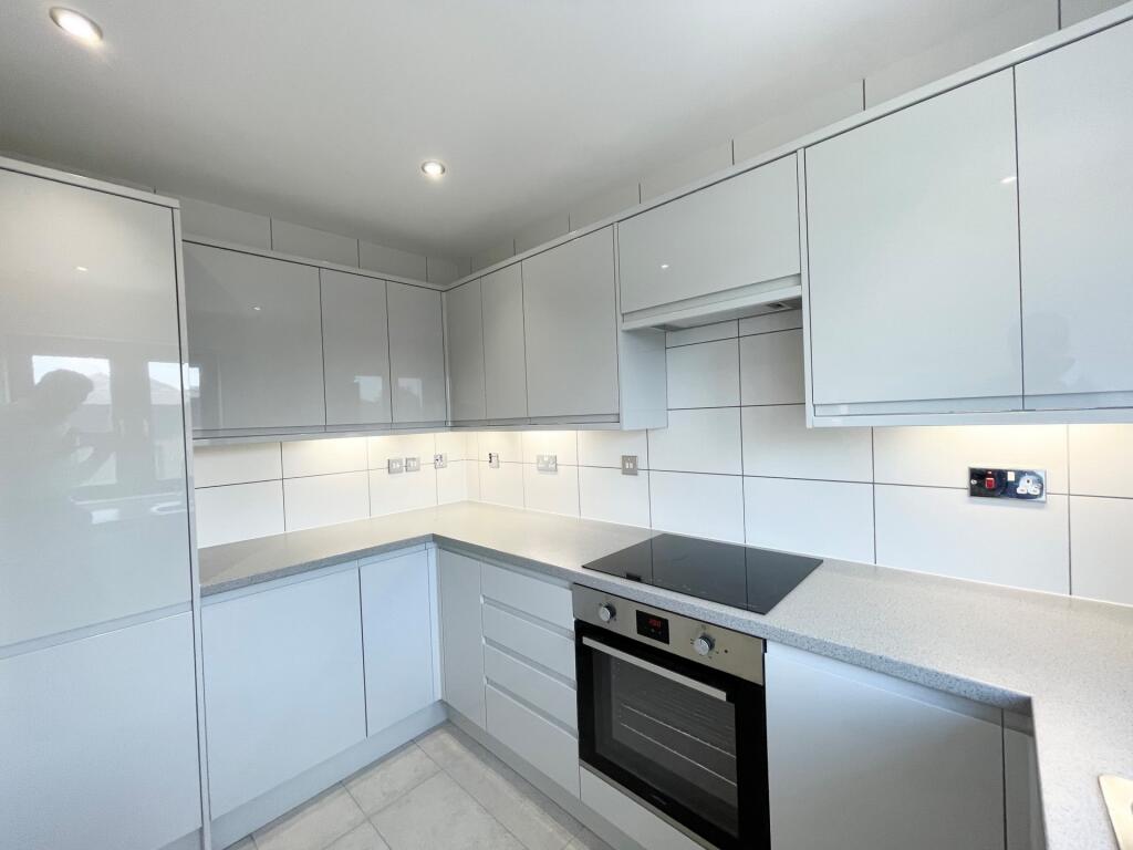 Apartment in Epping Forest, Buckhurst Hill - View 2