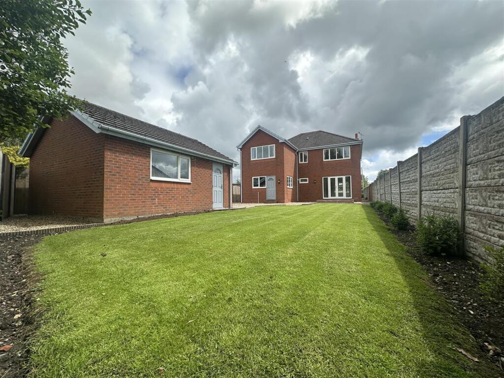 House in West Lancashire, Hesketh-with-Becconsall - View 2