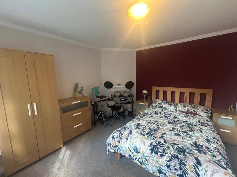 Apartment in Guildford, Surrey - View 5