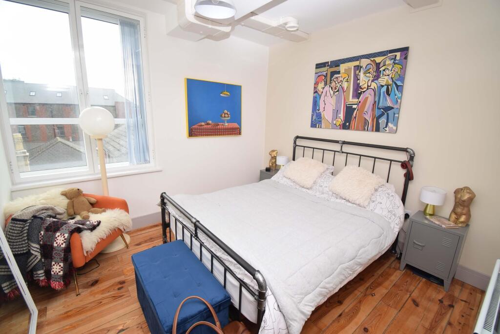 Apartment in Newport, City Centre, Stow Hill - More